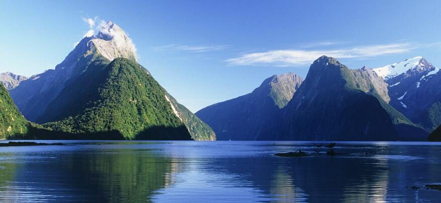 Milford Sound - New Zealand's most spectacular natural attraction - Milford Sound | Secret World Trip Planner