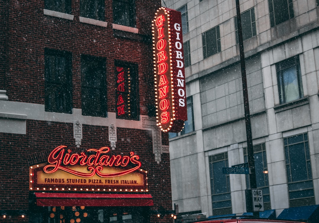 Pizza al estilo de Chicago - Chicago | Secret World Trip Planner