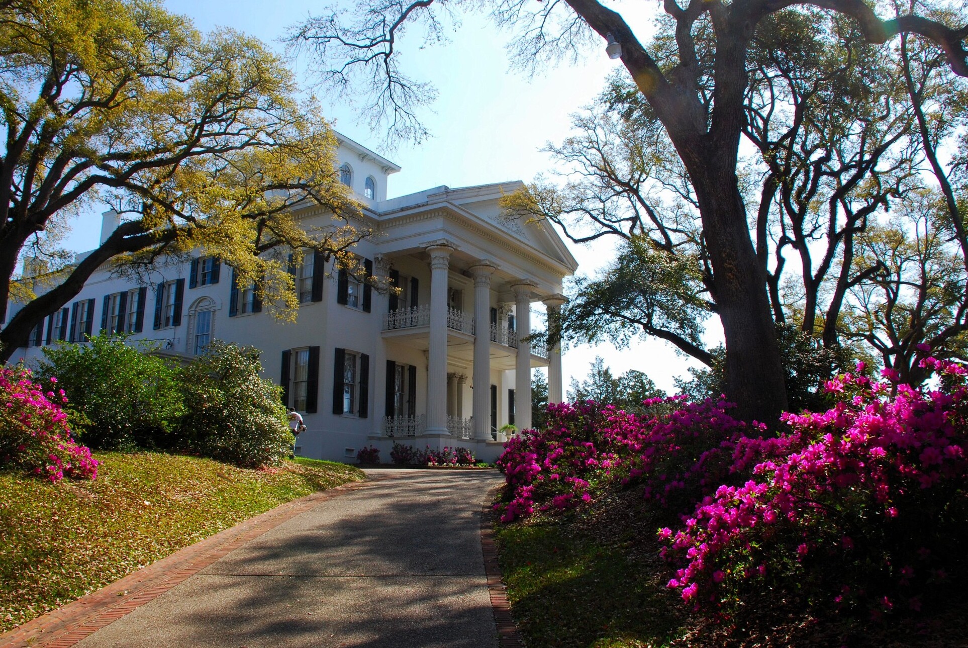 Established by French colonists in 1716: Natchez — Natchez
