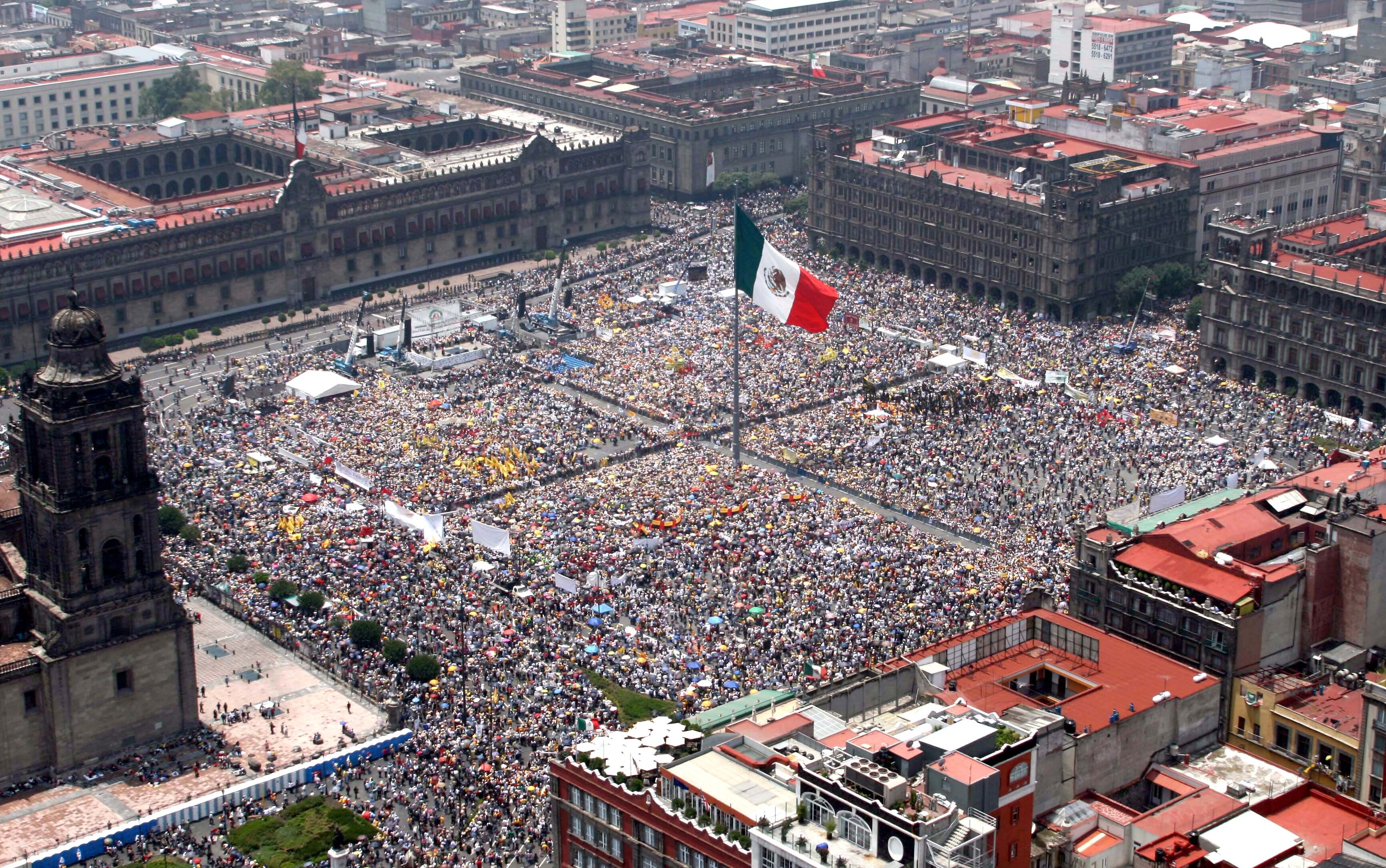 Mexikóváros: Plaza de la Constitución - Ciudad de México | Secret World Trip Planner