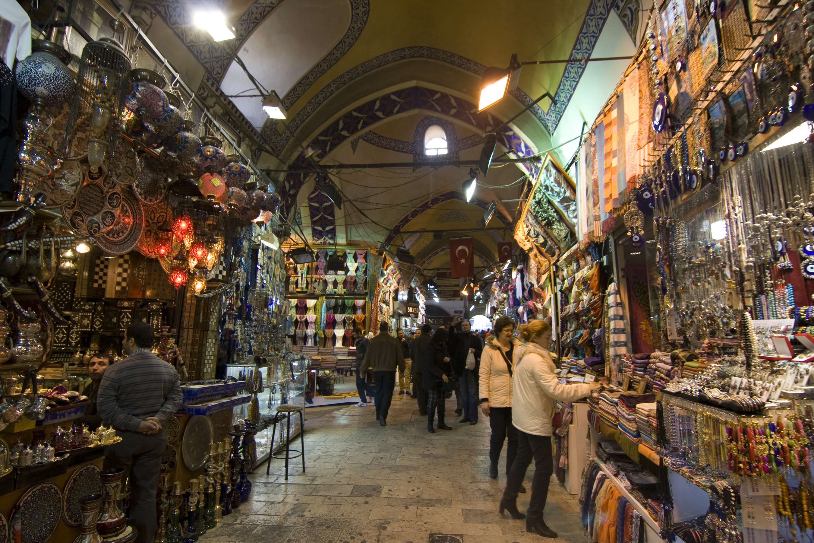 El Gran Bazar es uno de los mercados más antiguos del mundo - Beyaz?t Mh. | Secret World Trip Planner