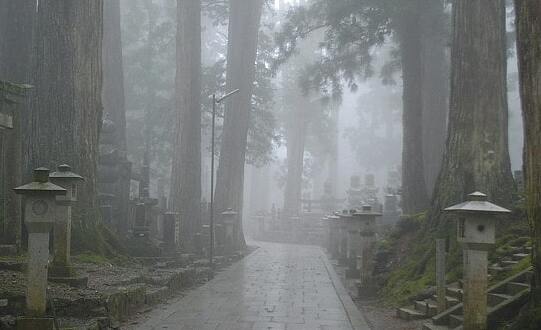 Templo de Okunoin
— K?ya