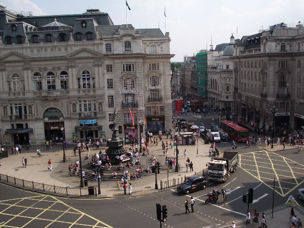 Piccadilly Circus - Londra | Secret World Trip Planner