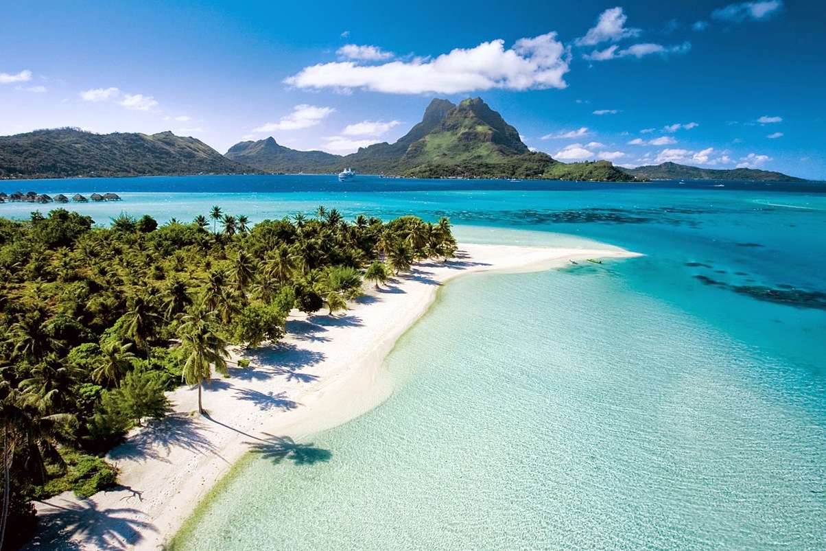 Matira es la más famosa de las playas de Tahití - Bora Bora | Secret World Trip Planner