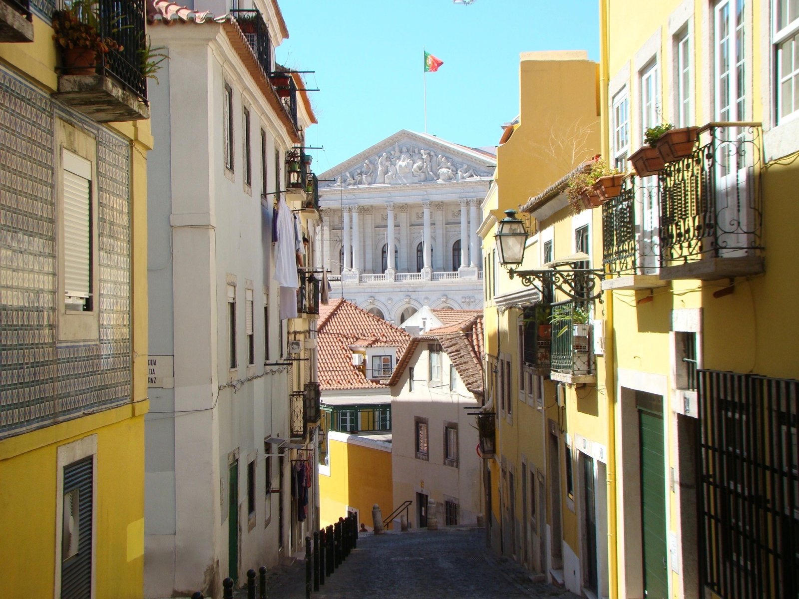 São Bento Palace - Lisboa | Secret World Trip Planner