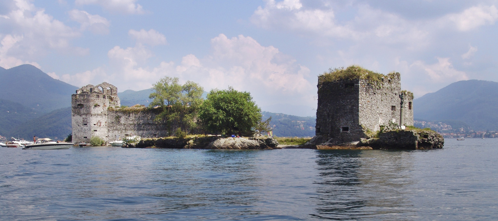 Castles of Cannero are three rocky islets of Lake Maggiore - Cannero Riviera | Secret World Trip Planner