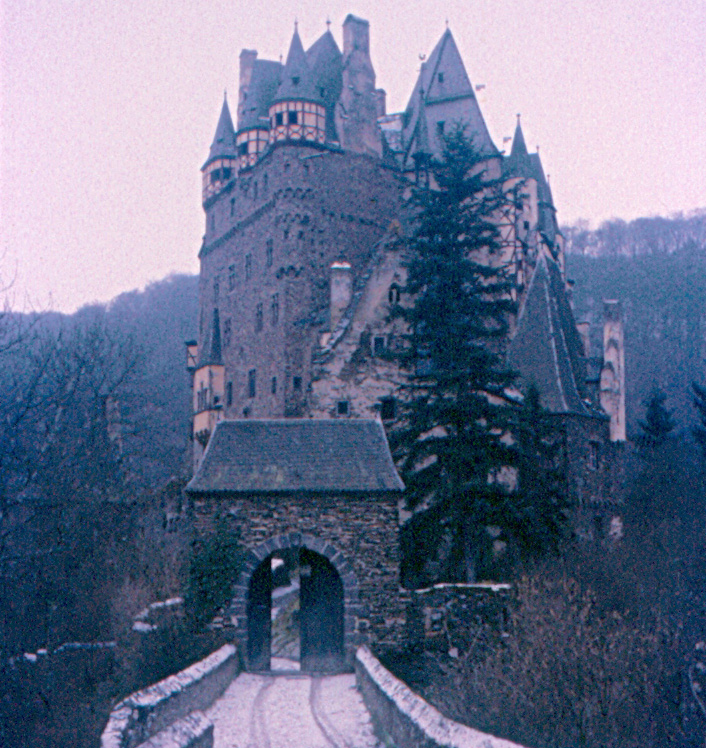 Eltz Castle (German: Burg Eltz) - Münstermaifeld | Secret World Trip Planner