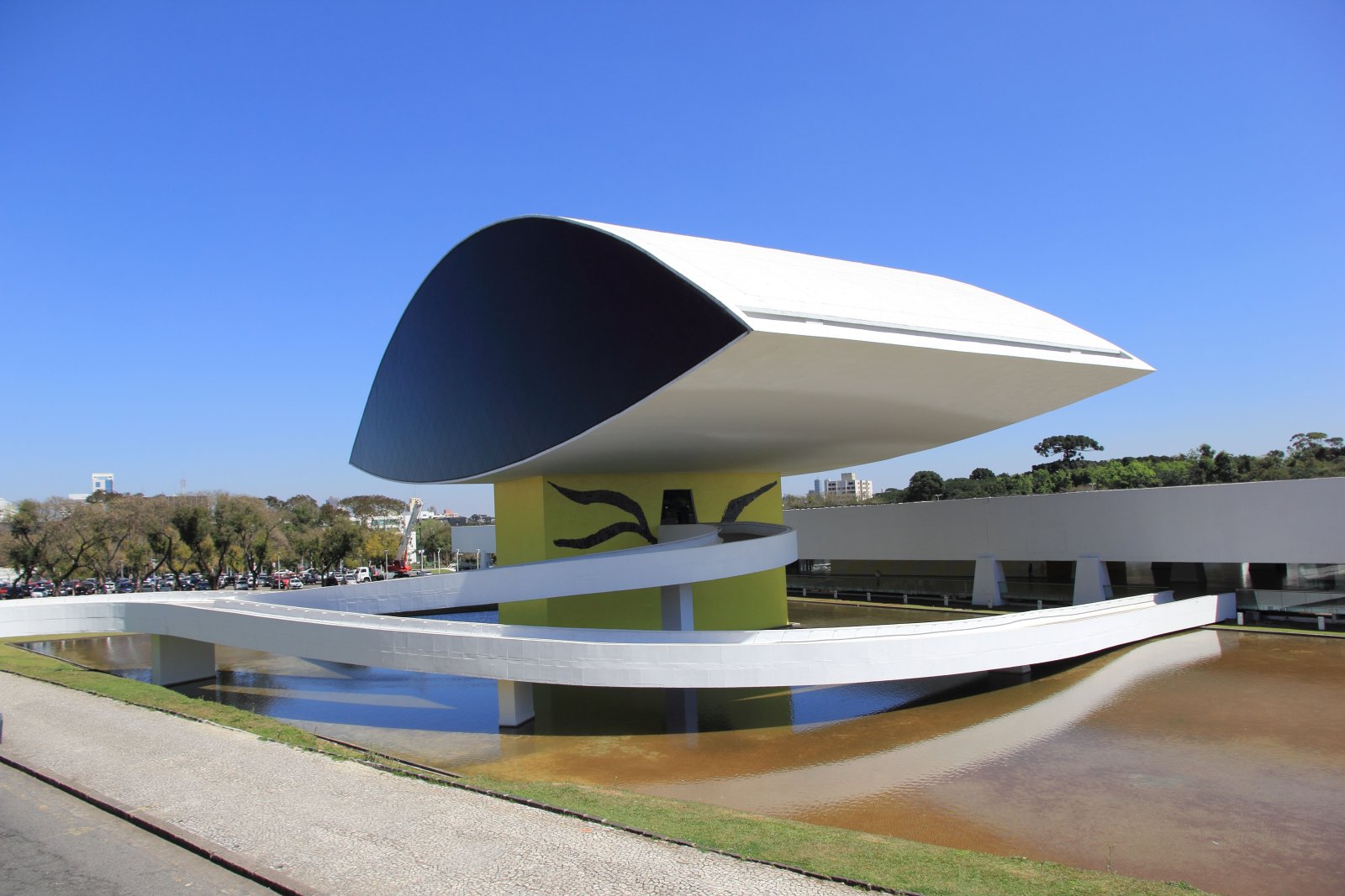 Museo Oscar Niemeyer - Curitiba | Secret World Trip Planner