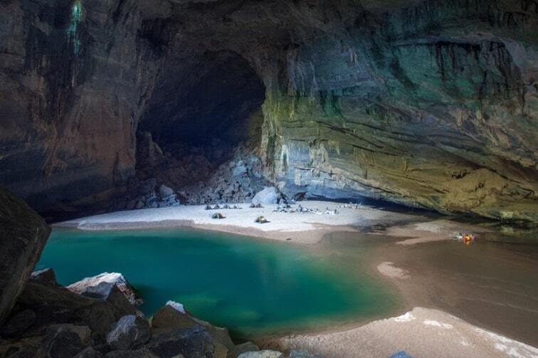 World's largest cave Vietnam's Hang Son Doong - B? Tr?ch | Secret World Trip Planner