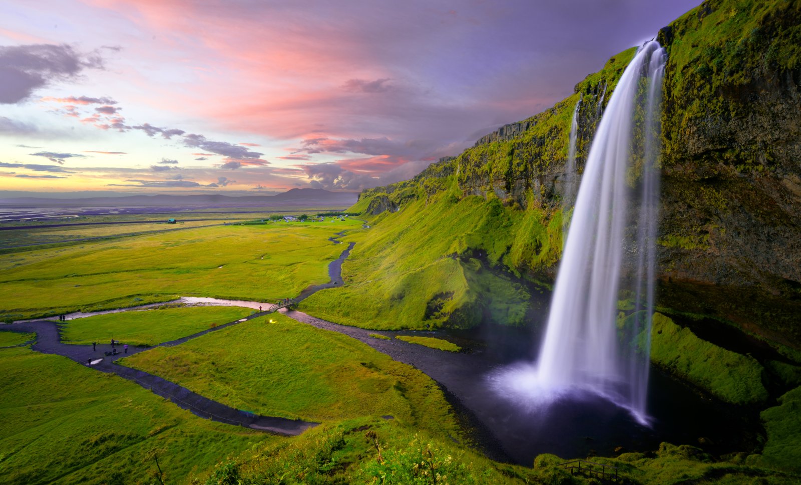 La asombrosa cascada Seljalandsfoss - Þórsmerkurvegur | Secret World Trip Planner