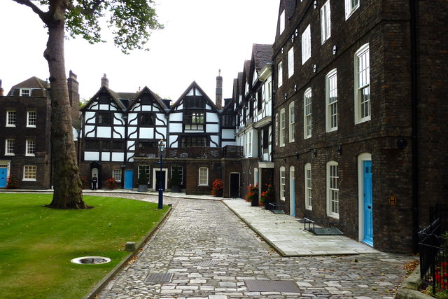 Tower of London ...symbol of the city - Londra | Secret World Trip Planner