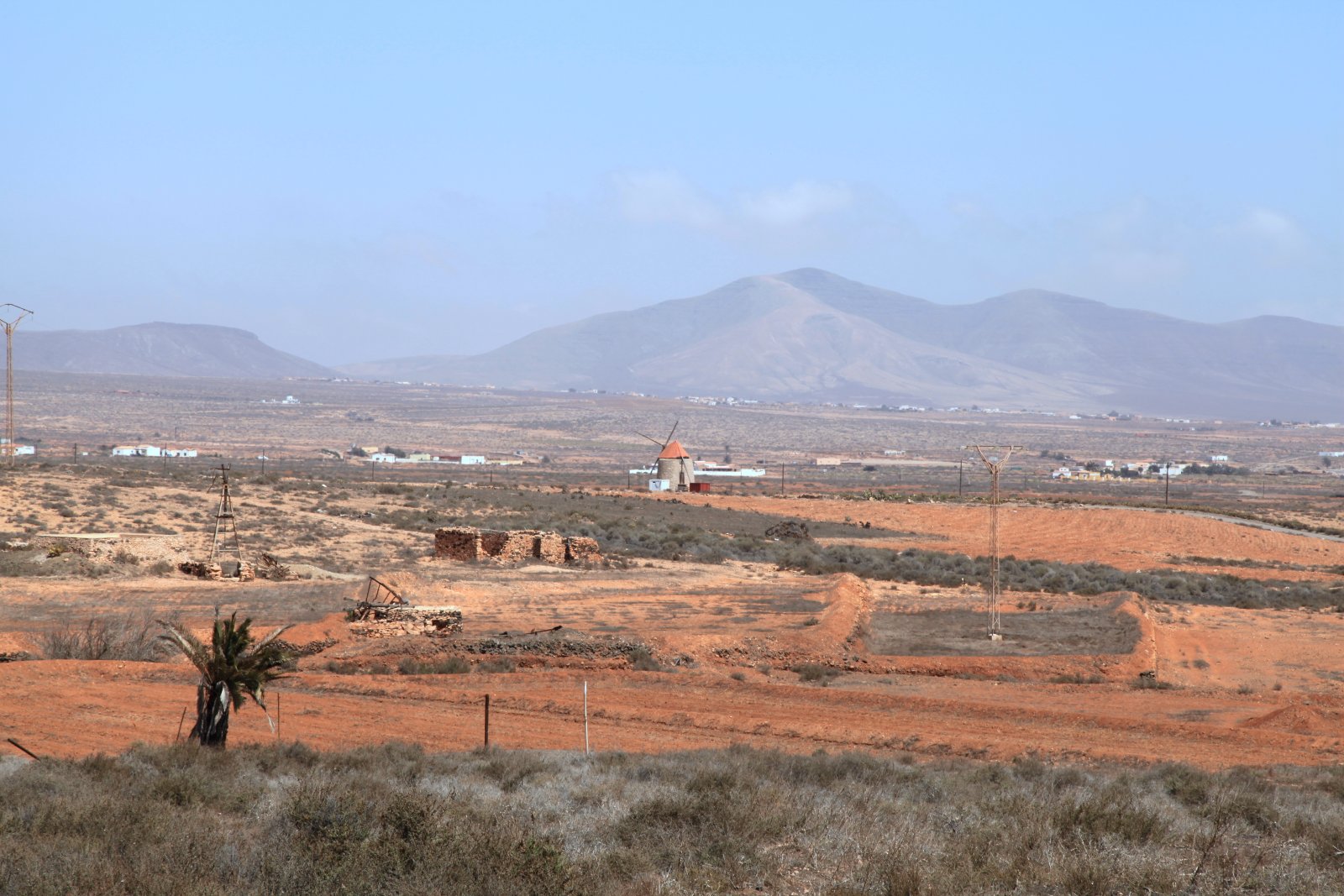 Molino de viento en Fuerteventura - Fuerteventura | Secret World Trip Planner