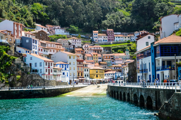 Cudillero, un joli village des Asturies, Espagne - Cudillero | Secret World Trip Planner