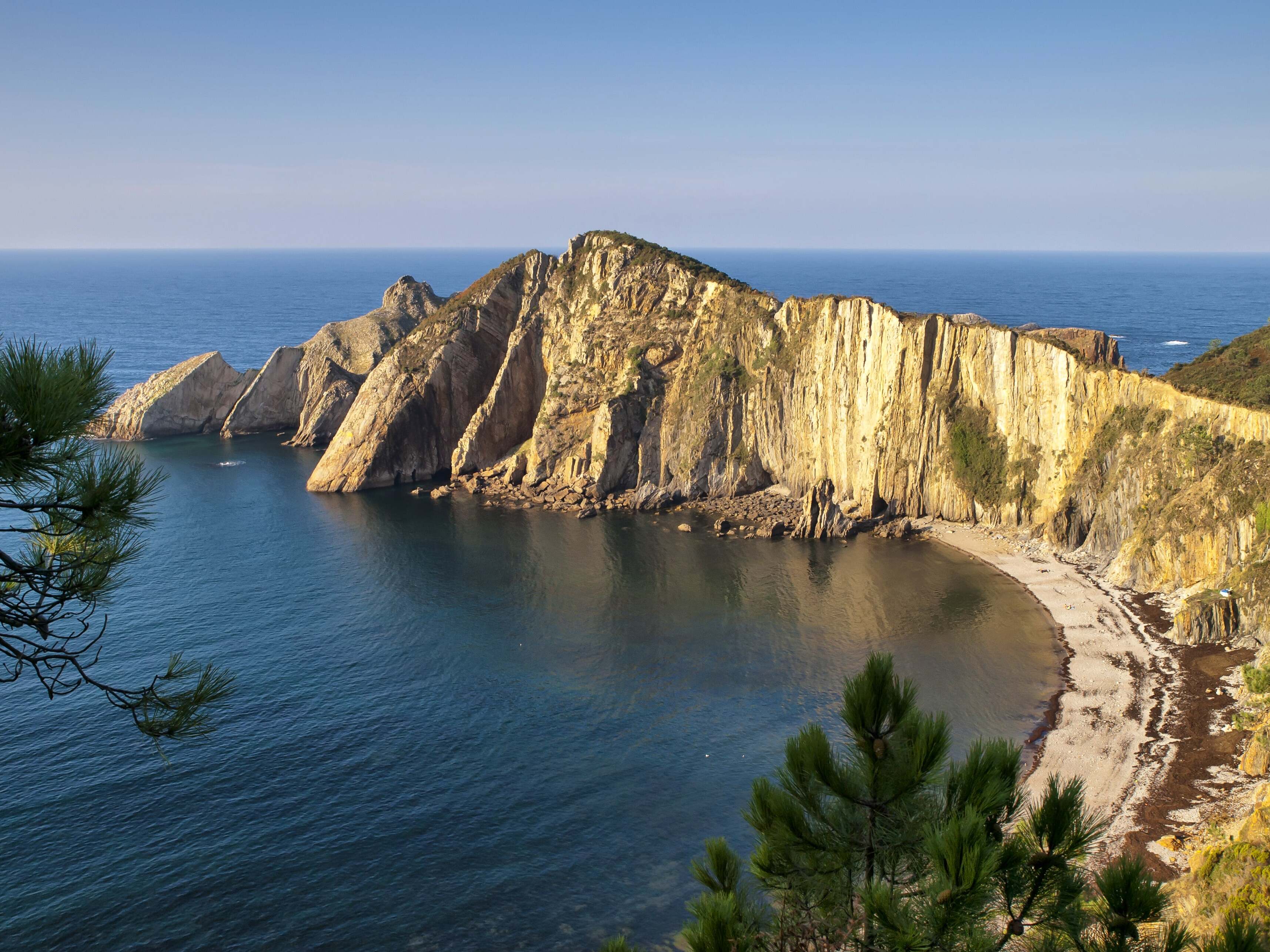 Playa del Silencio : L'une des plus belles plages d'Espagne - Secret World - Playa del Silencio O Gaviero | Secret World Trip Planner