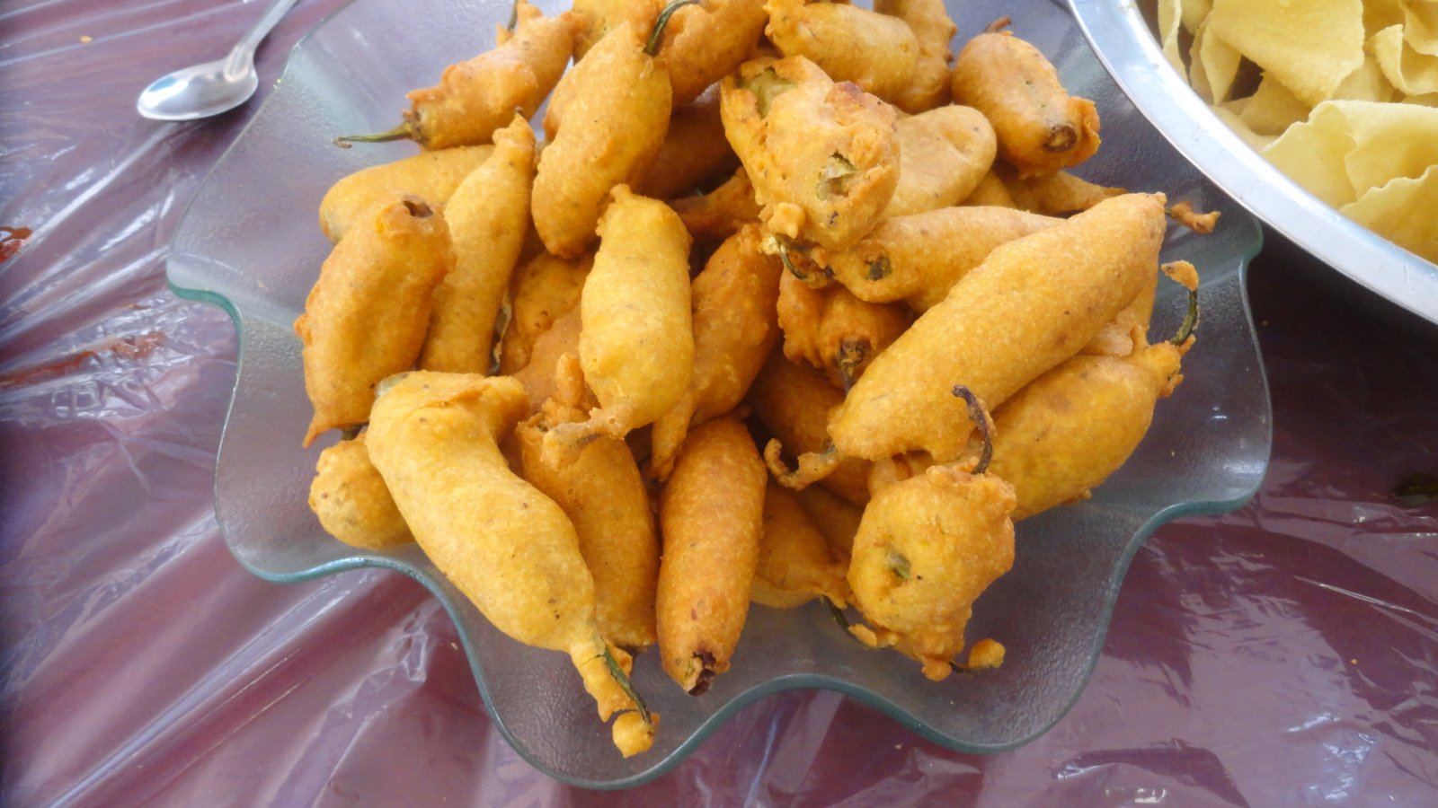 Mirchi Bajji : Les célèbres mirchi bajjis de style Hyderabadi - Hyderabad | Secret World Trip Planner