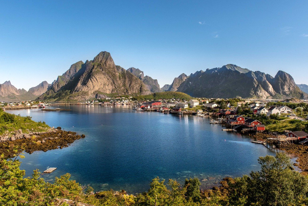 Reine es un pueblo pesquero de Noruega — Reine