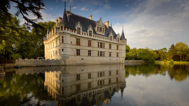 아제 르 리도 성 - Azay-le-Rideau | Secret World Trip Planner