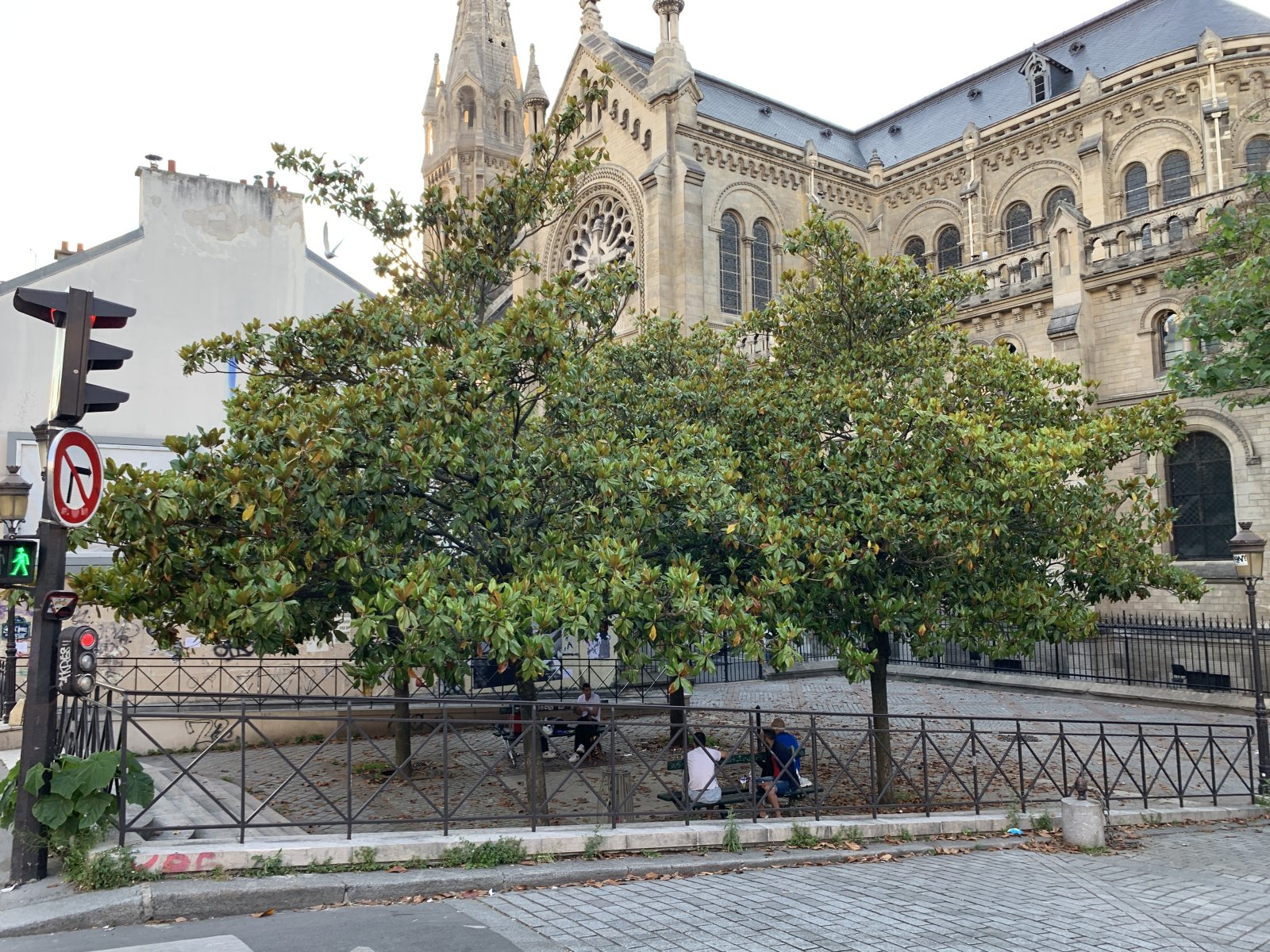 ノートルダム・ド・ラ・クロワ・ド・メニルモンタン - Paris-20E-Arrondissement | Secret World Trip Planner