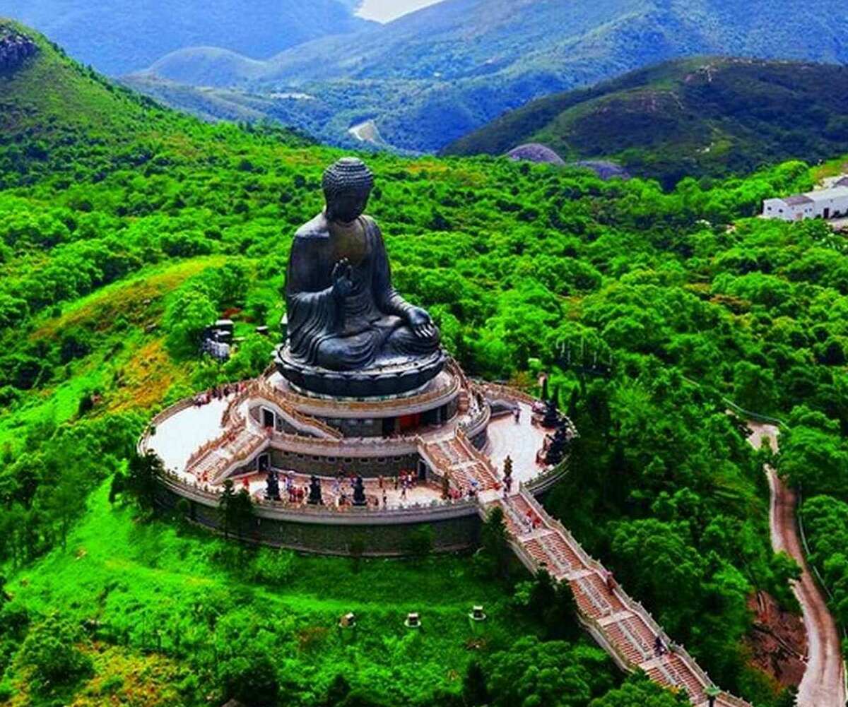 Hong Kong : Tian Tan Buddha - The Big Buddha  - Lantau Island | Secret World Trip Planner