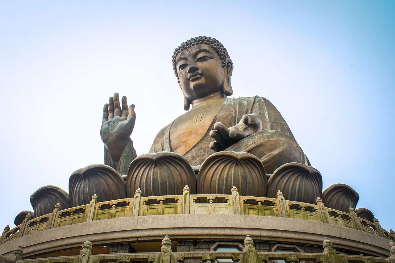 Hong Kong : Tian Tan Buddha - The Big Buddha  - Lantau Island | Secret World Trip Planner
