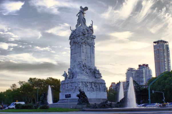 Carta Magna mälestusmärk ja 4 Argentina piirkonda - Av. del Libertador | Secret World Trip Planner