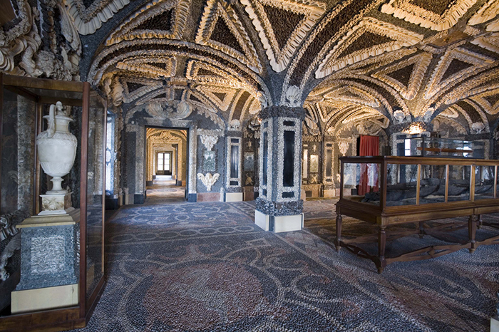 Isola Bella dan Palazzo Borromeo - Isola Bella | Secret World Trip Planner