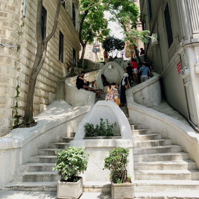 Escaleras Camondo - Bankalar Cd. NO:10 | Secret World Trip Planner