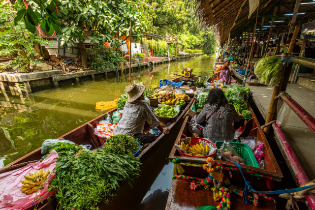 Mercado Flotante Khlong Lat Mayom - Khet Taling Chan | Secret World Trip Planner