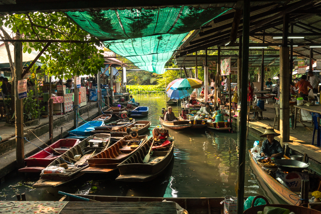Mercado Flotante Khlong Lat Mayom - Khet Taling Chan | Secret World Trip Planner
