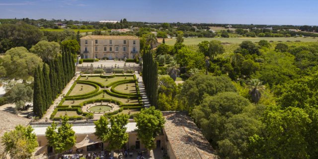 Taman lan kebon ing Château de Flaugergues - Montpellier | Secret World Trip Planner