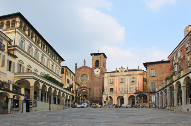 Santa Maria della Scala kolegiata - Moncalieri | Secret World Trip Planner