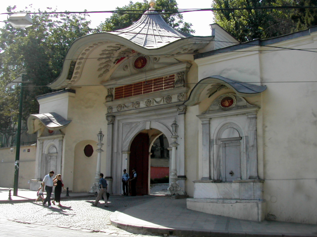 Didingi vartai - Alayköşkü Cd. No:29 | Secret World Trip Planner