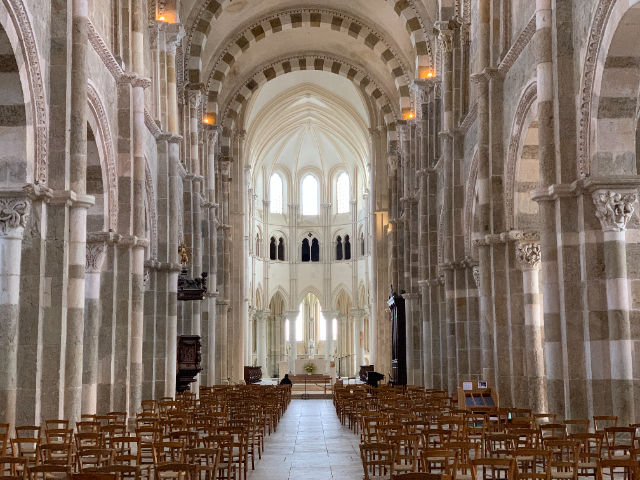 Basilica di Santa Maria Maddalena - Vézelay | Secret World Trip Planner