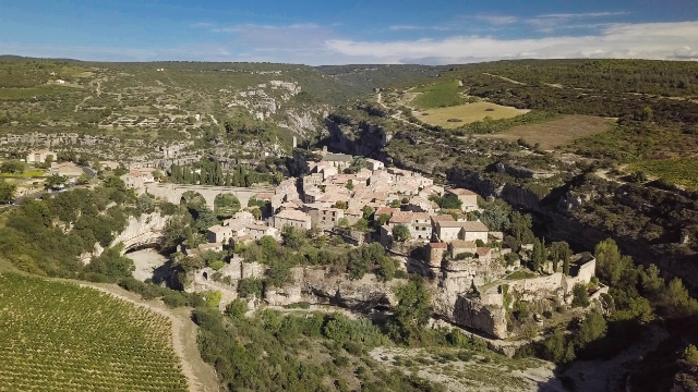Minerve Erdi Aroko herrixka - Minerve | Secret World Trip Planner