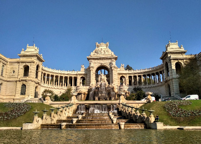 Lončampo rūmų parkas - Marseille | Secret World Trip Planner