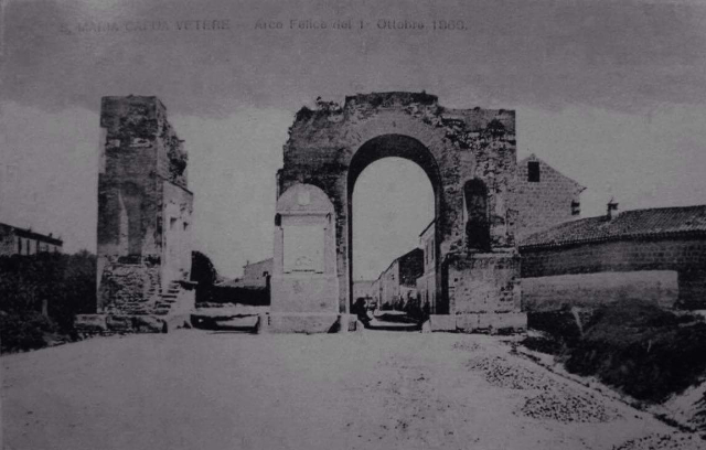 Arco di Adriano - Santa Maria Capua Vetere | Secret World Trip Planner