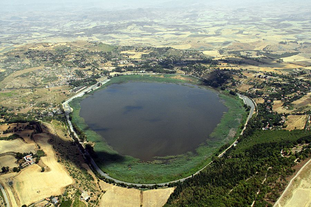 Lago di Pergusa - Lago di Pergusa | Secret World Trip Planner