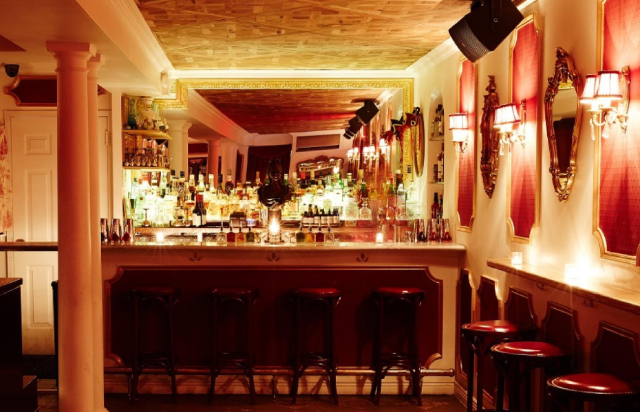 Noč v Le Boudoir: Marie Antoinette: popijte koktajle v skriti sobi Marie Antoinette - Brooklyn | Secret World Trip Planner