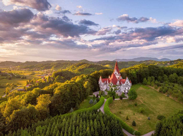 Dvorce Empirej — Jurjevec