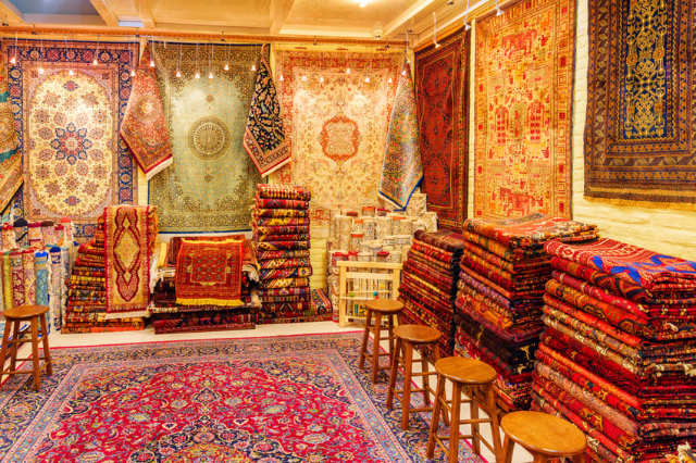 I tappeti di Istanbul  - Piazza Beyazit | Secret World Trip Planner