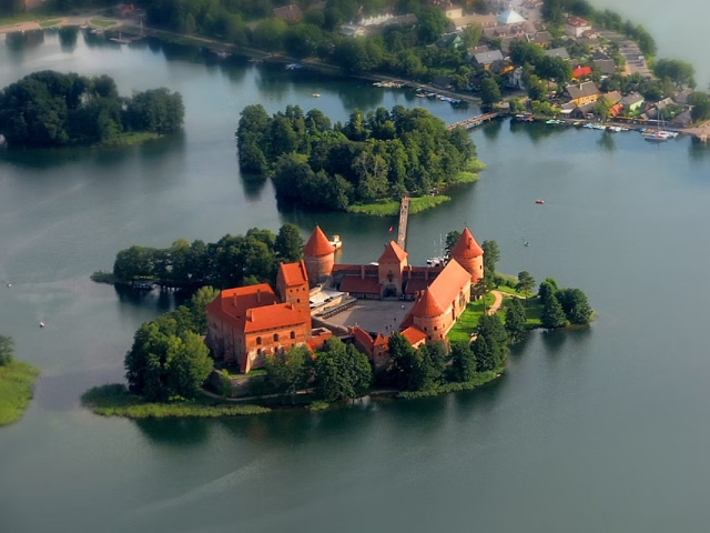 Castello dell'Isola di Trakai - Trakai | Secret World Trip Planner