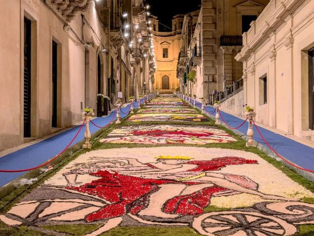 Μπαρόκ Άνοιξη ή Ινφιοράτα του Νότο - Noto | Secret World Trip Planner