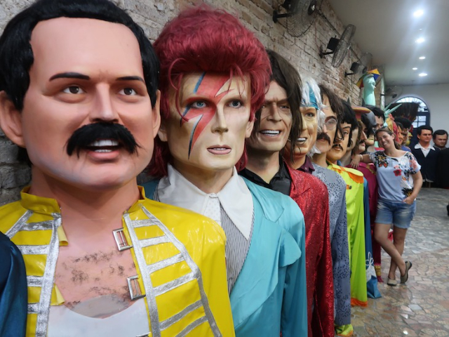Museo delle Bambole Giganti - PE | Secret World Trip Planner