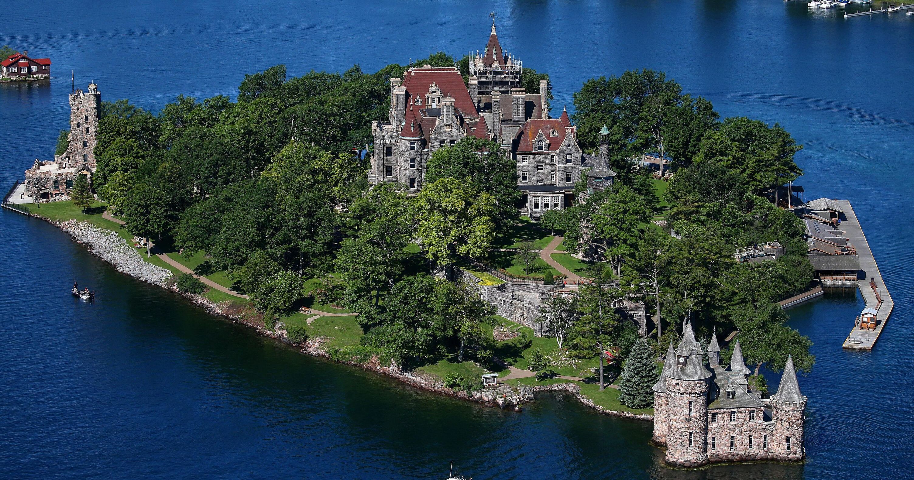 Isla corazón | Castillo Boldt, un monumento de amor - Alexandria Bay | Secret World Trip Planner