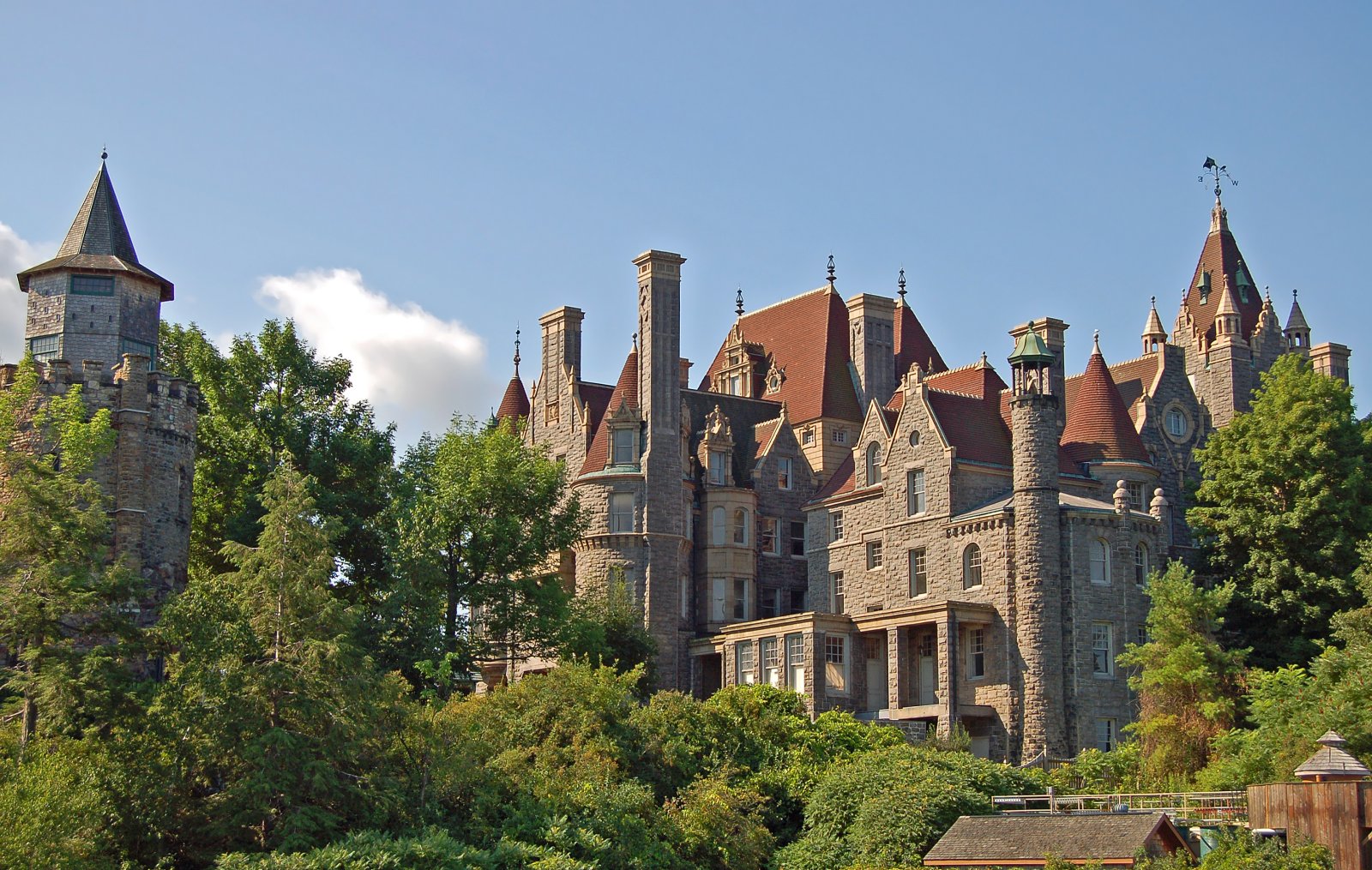 Isla corazón | Castillo Boldt, un monumento de amor - Alexandria Bay | Secret World Trip Planner