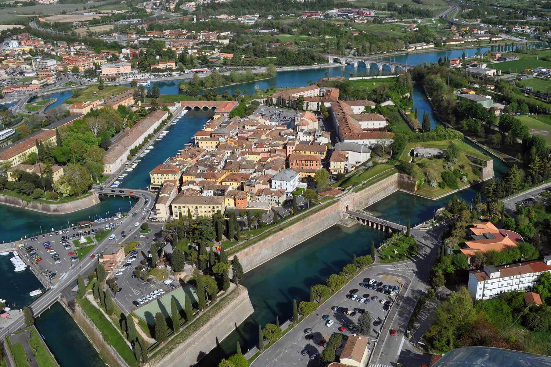 Peschiera del Garda y sus muros - Peschiera del Garda | Secret World Trip Planner