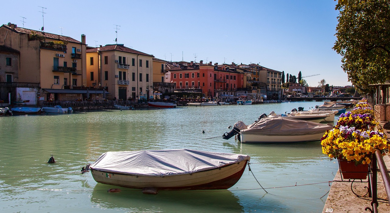 Peschiera del Garda y sus muros - Peschiera del Garda | Secret World Trip Planner