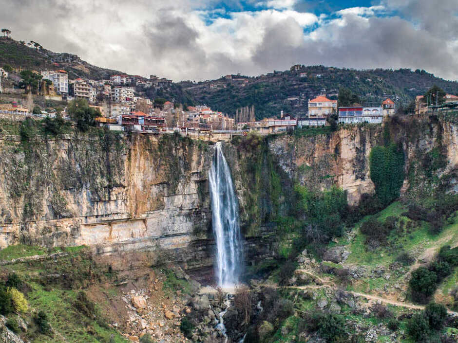 Libano | Jezzine is a town on a rocky promontory — Jezzin