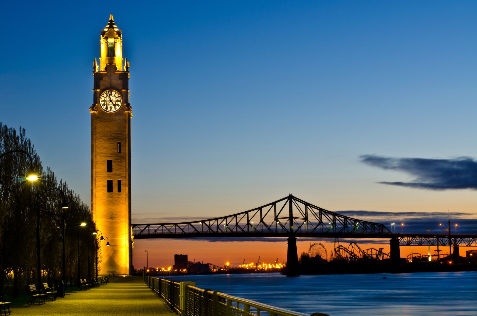 Montreal | Jam Menara - Montréal | Secret World Trip Planner