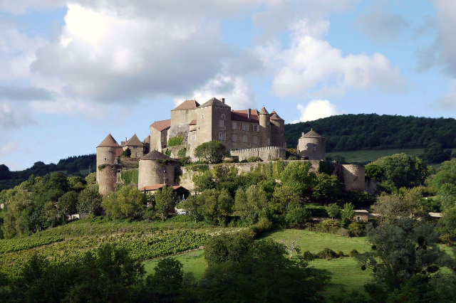 La Fortezza di Brézé - Berzé-le-Châtel | Secret World Trip Planner
